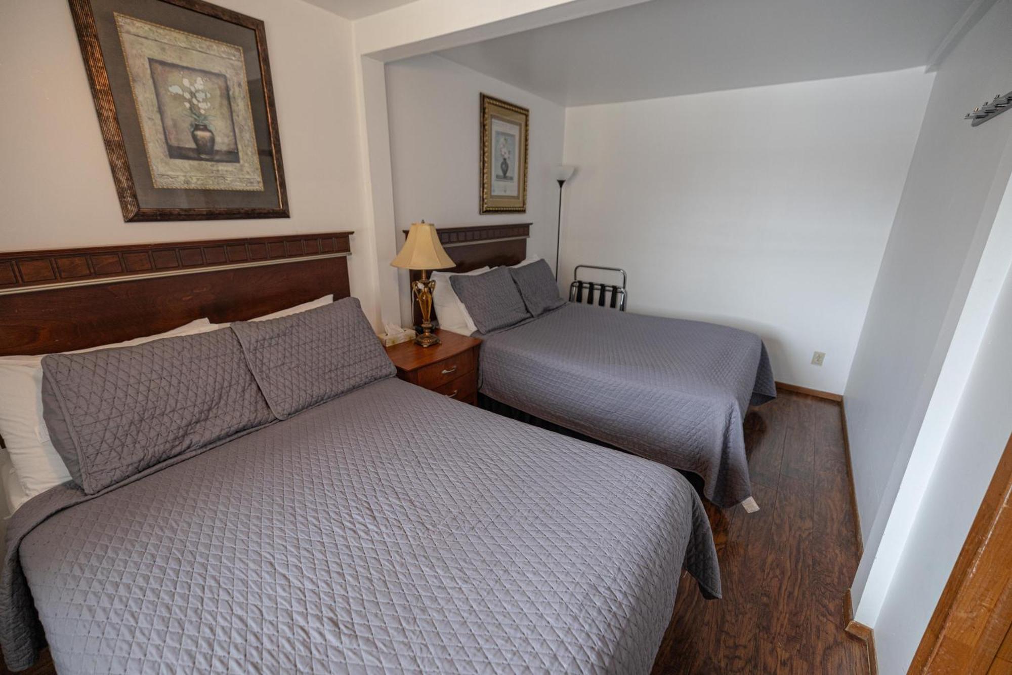 Motel Deblois Sainte-Anne-de-Beaupré Esterno foto