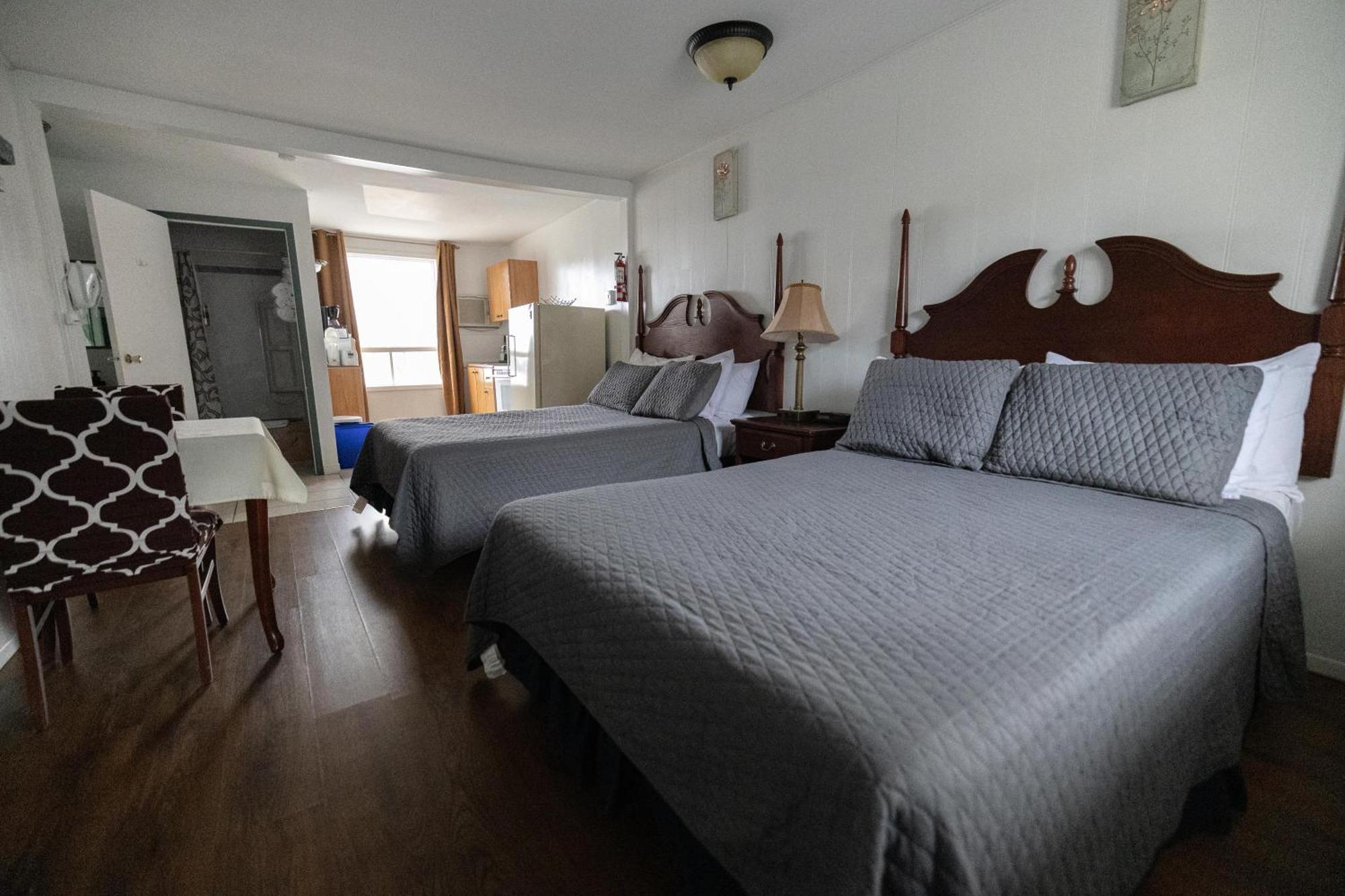Motel Deblois Sainte-Anne-de-Beaupré Esterno foto