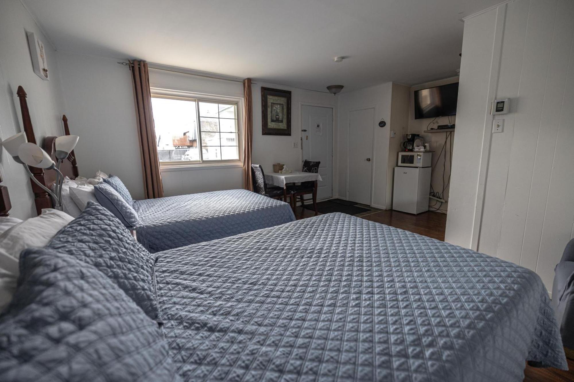Motel Deblois Sainte-Anne-de-Beaupré Esterno foto