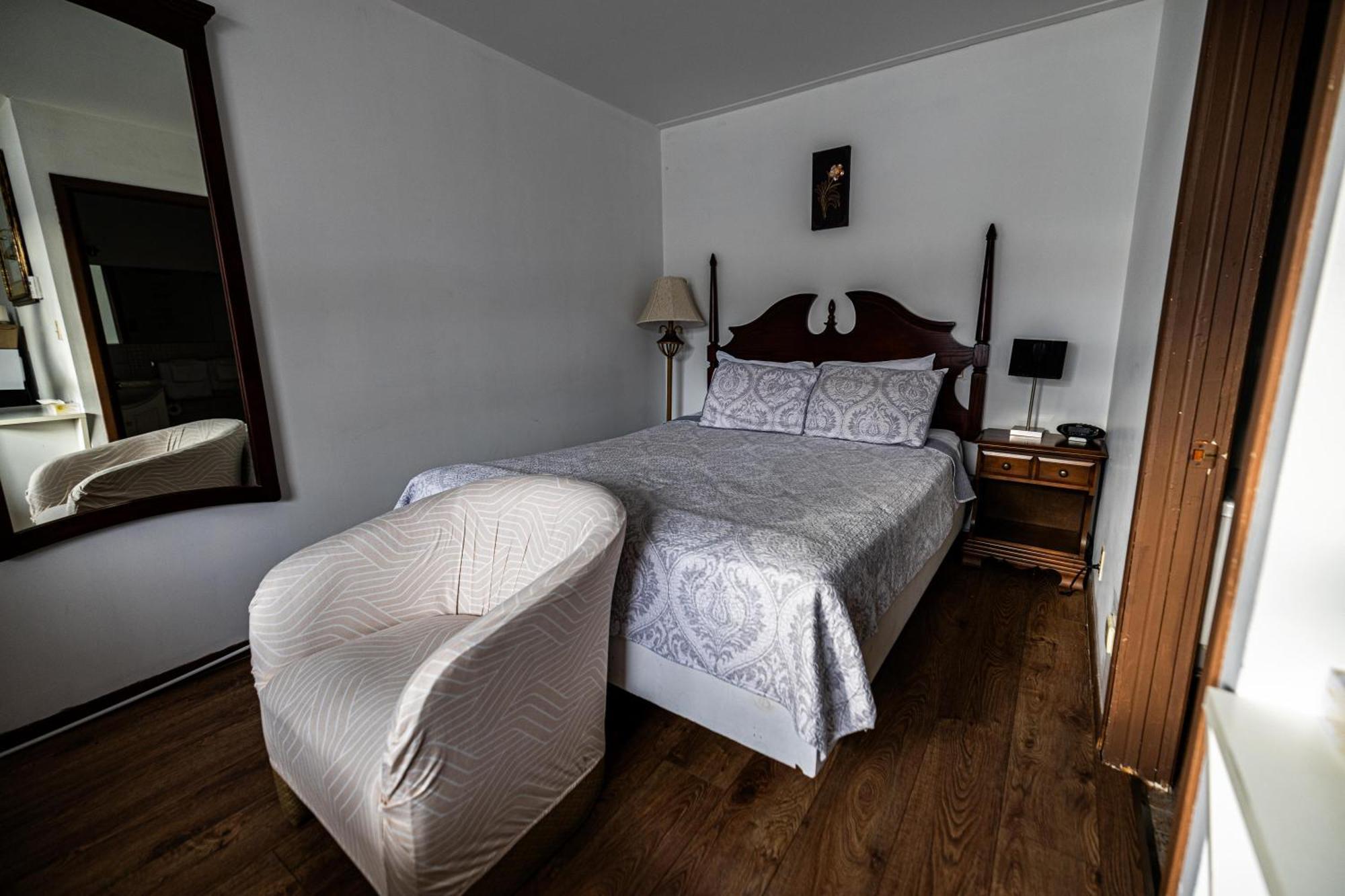 Motel Deblois Sainte-Anne-de-Beaupré Esterno foto