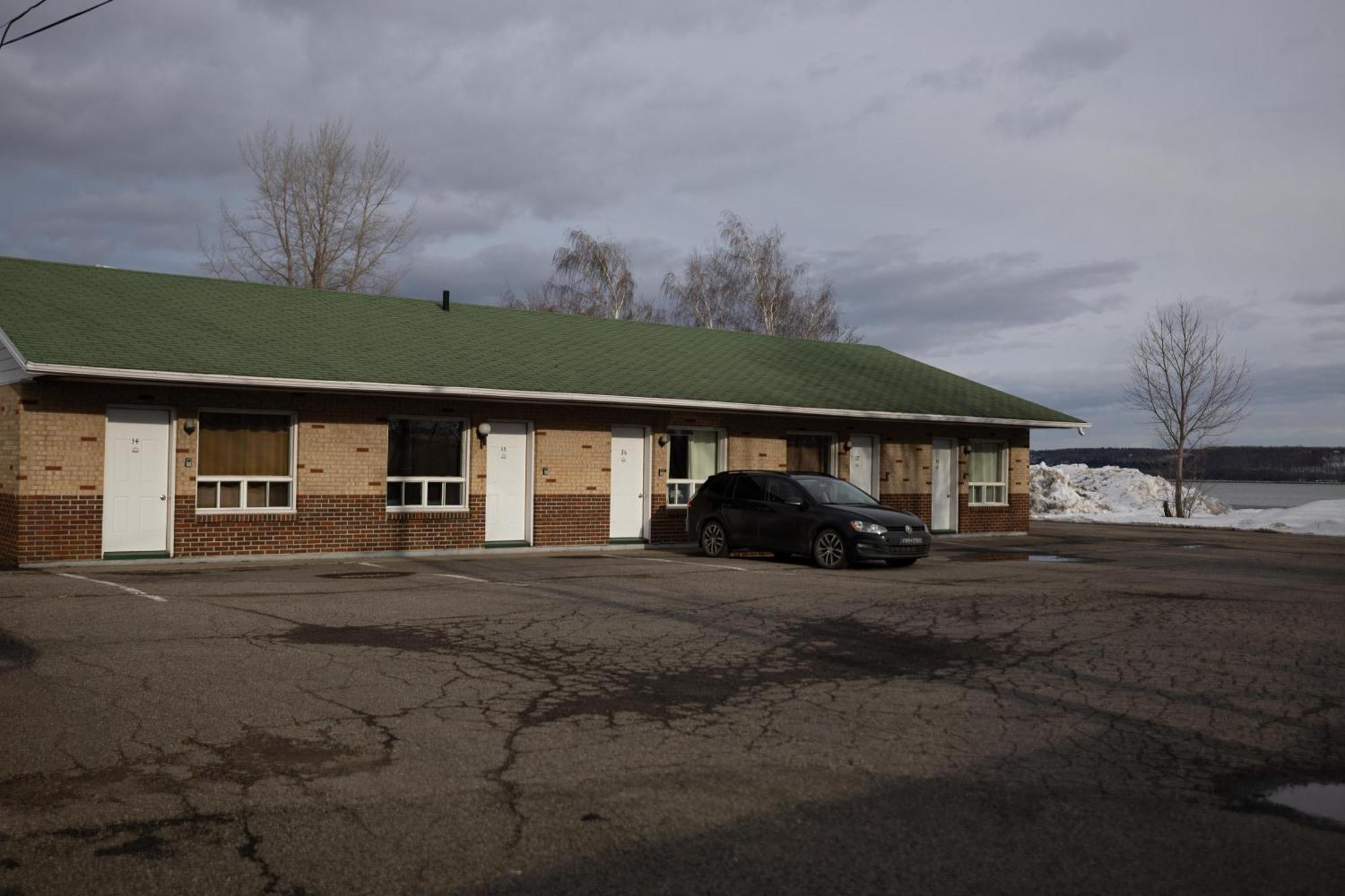 Motel Deblois Sainte-Anne-de-Beaupré Esterno foto